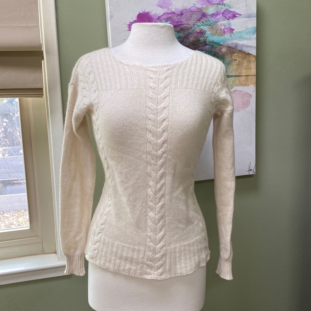 Marled Brand - 100% cashmere cable knit sweater - EUC - Cream - M